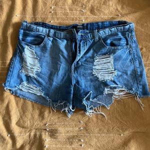 Forever 21 Distressed Denim Jean Shorts Size 28